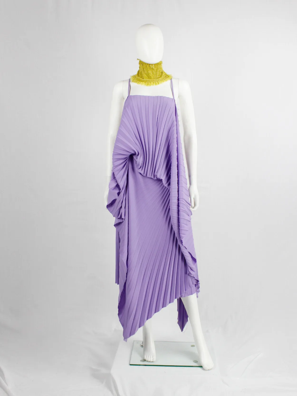 A.F. Vandevorst purple draped backless dress with accordeon pleats — spring 2008