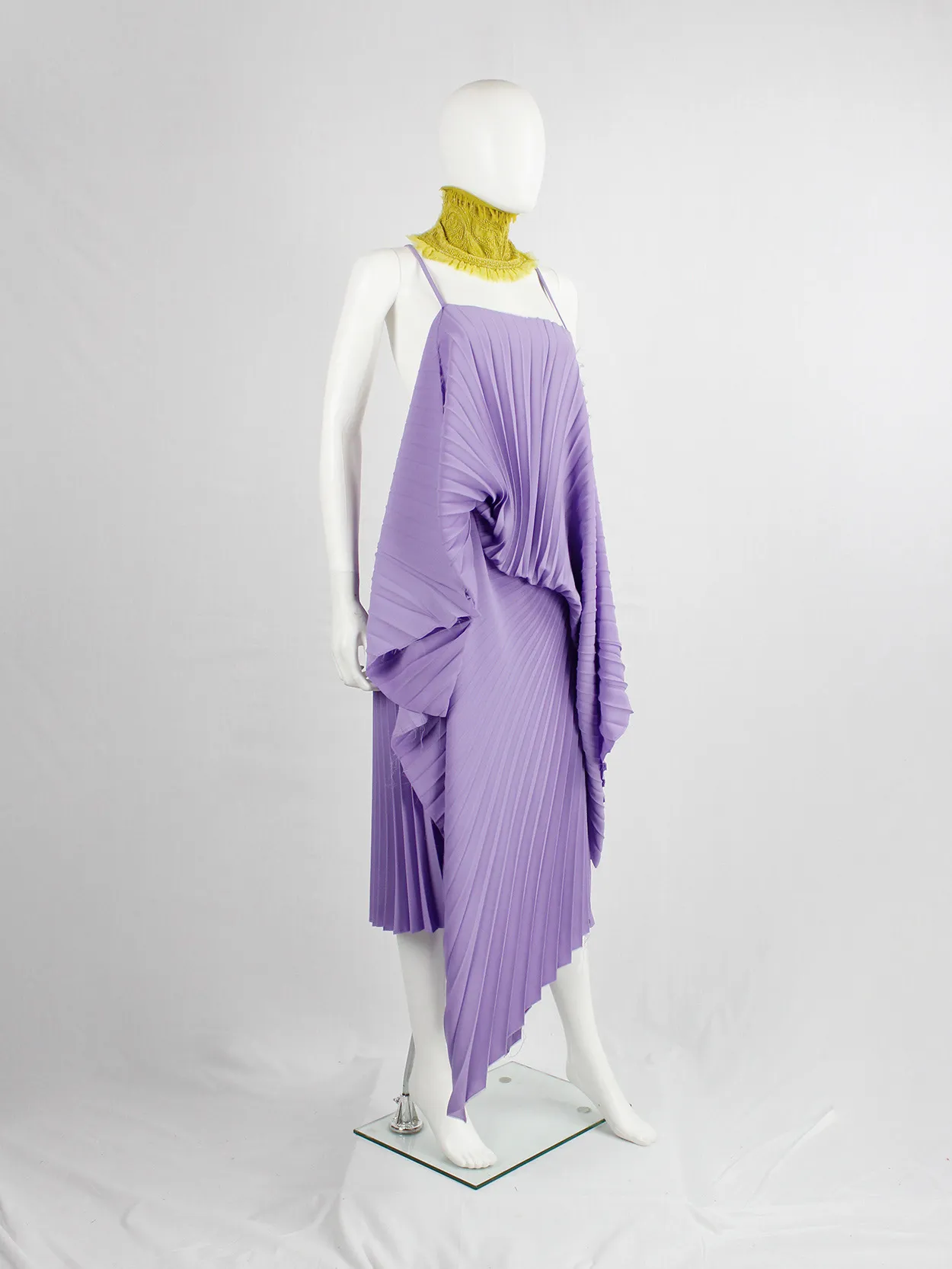 A.F. Vandevorst purple draped backless dress with accordeon pleats — spring 2008