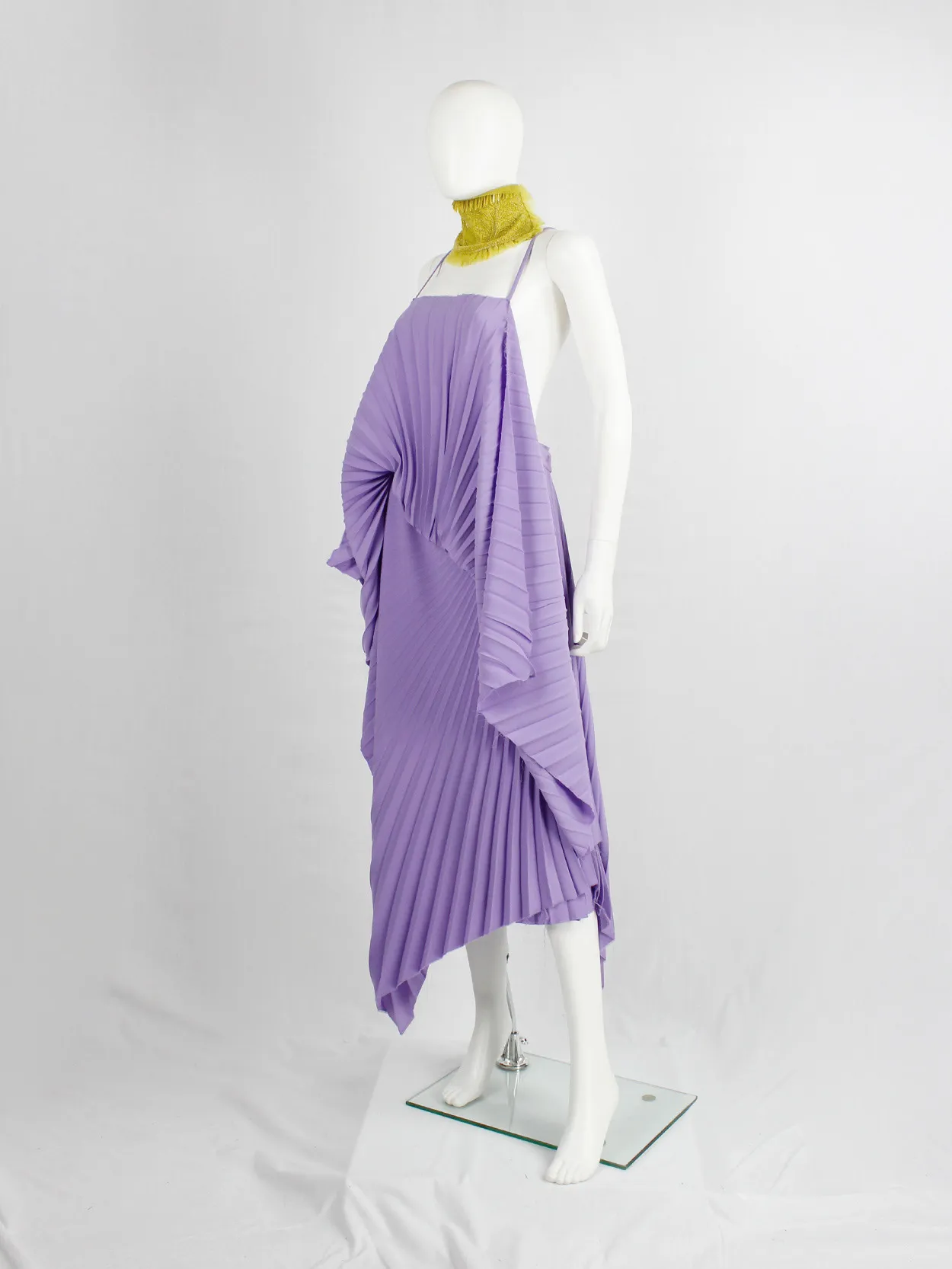 A.F. Vandevorst purple draped backless dress with accordeon pleats — spring 2008