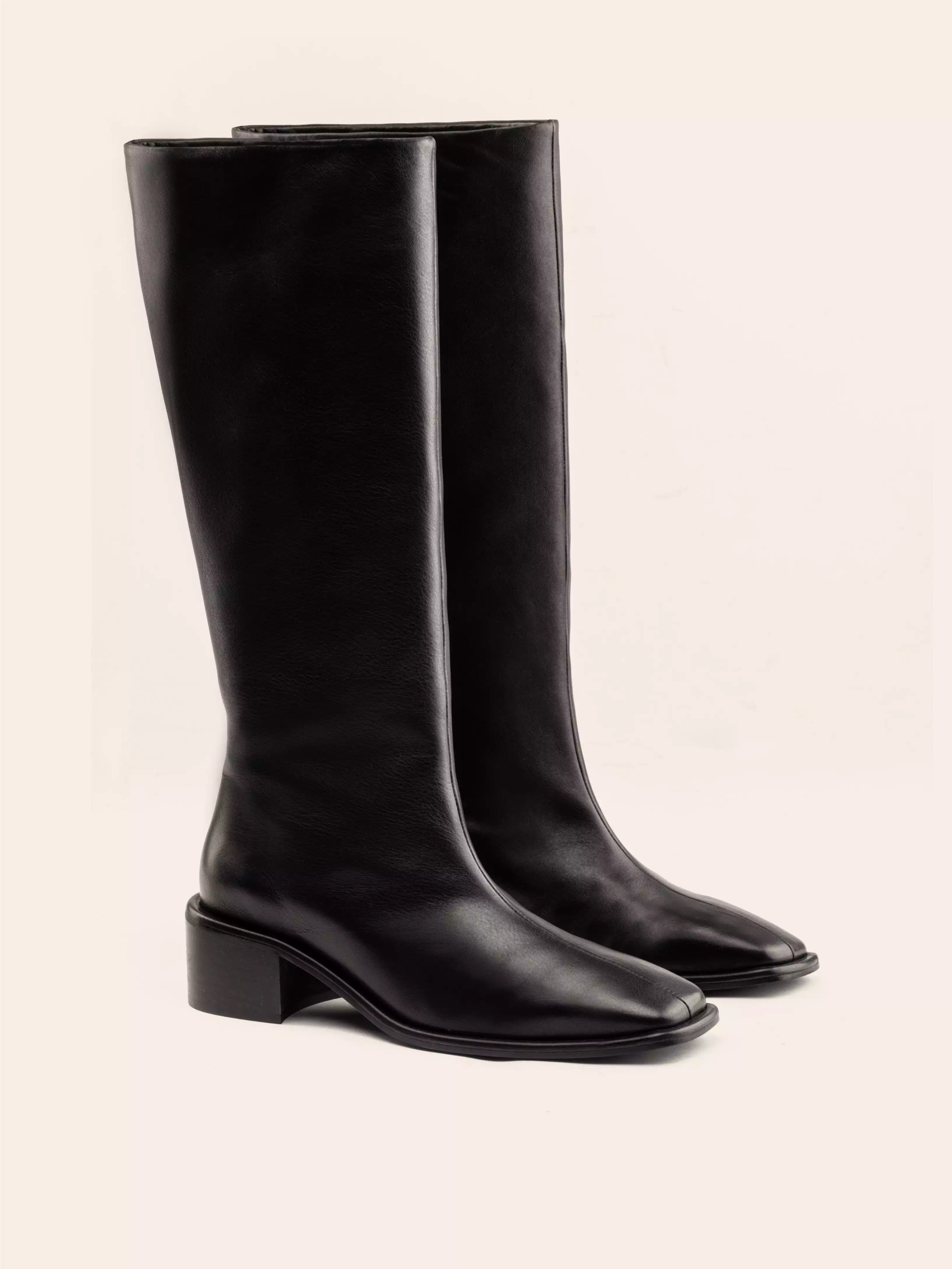 Carmona Black Boot