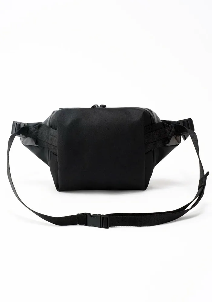 COTE&CIEL 28978 ISARAU S SLING BAG REFLECTIVE BLACK