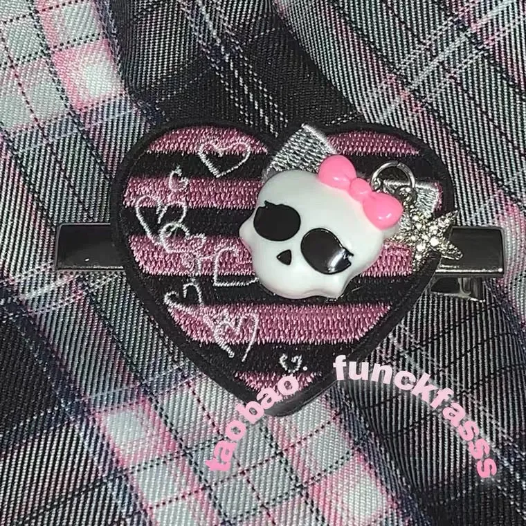 Handmade Pinky skeleton berets / hair pin