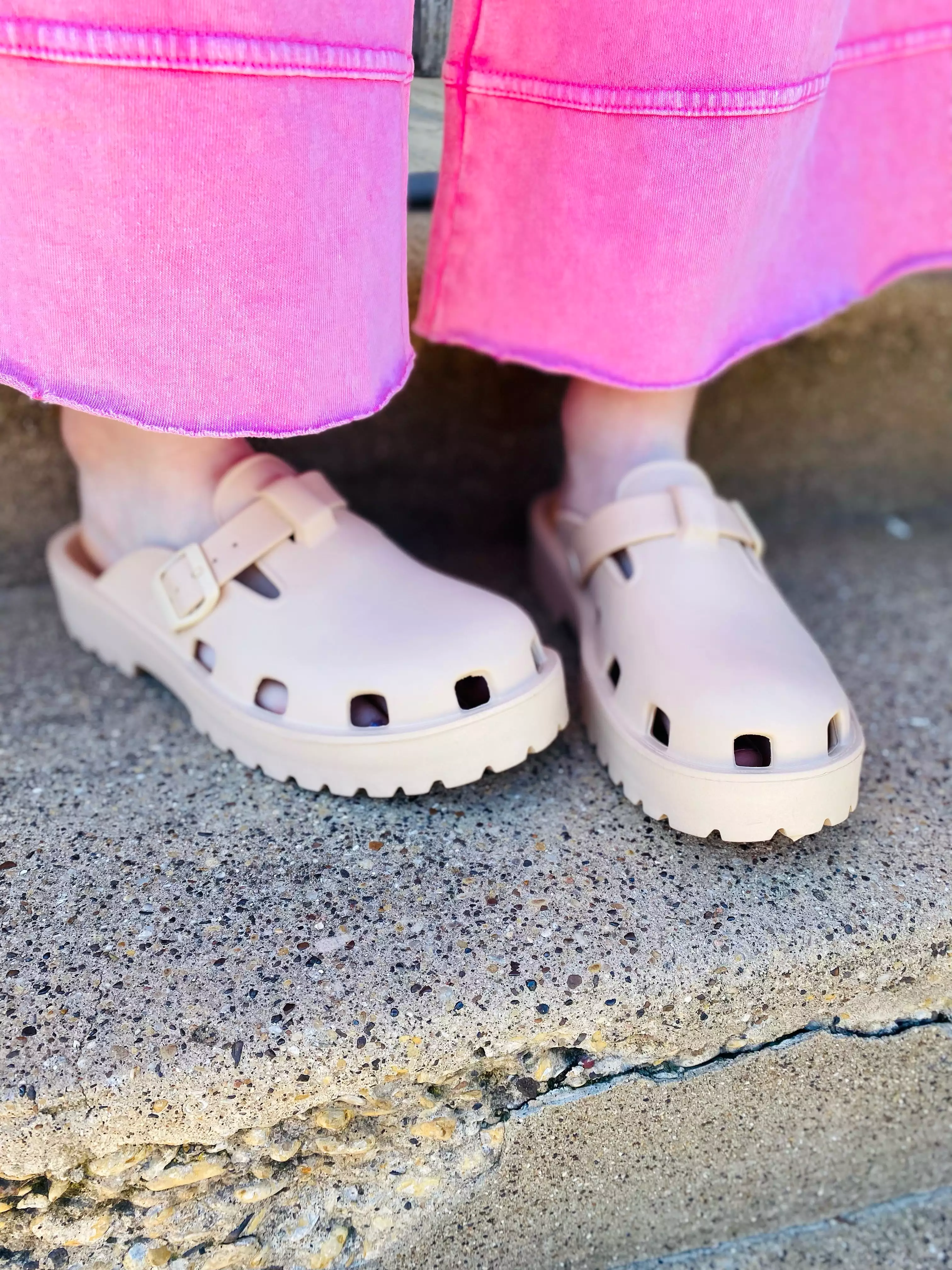 KARLIE BUCKLE CLOG