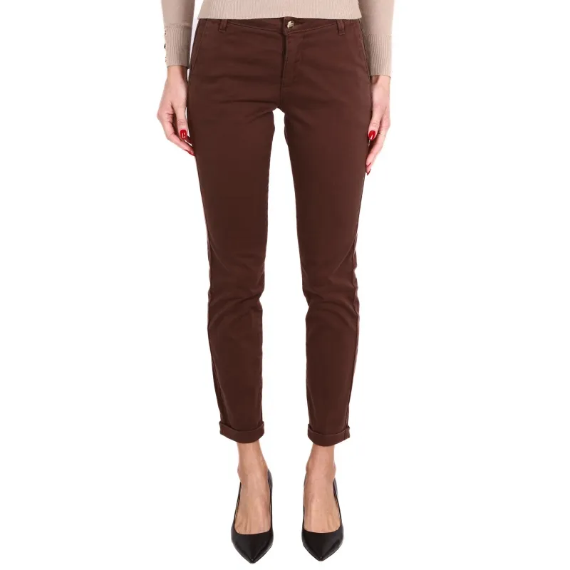 PANTALONE CHINOS IN COTONE STRETCH, MARRONE