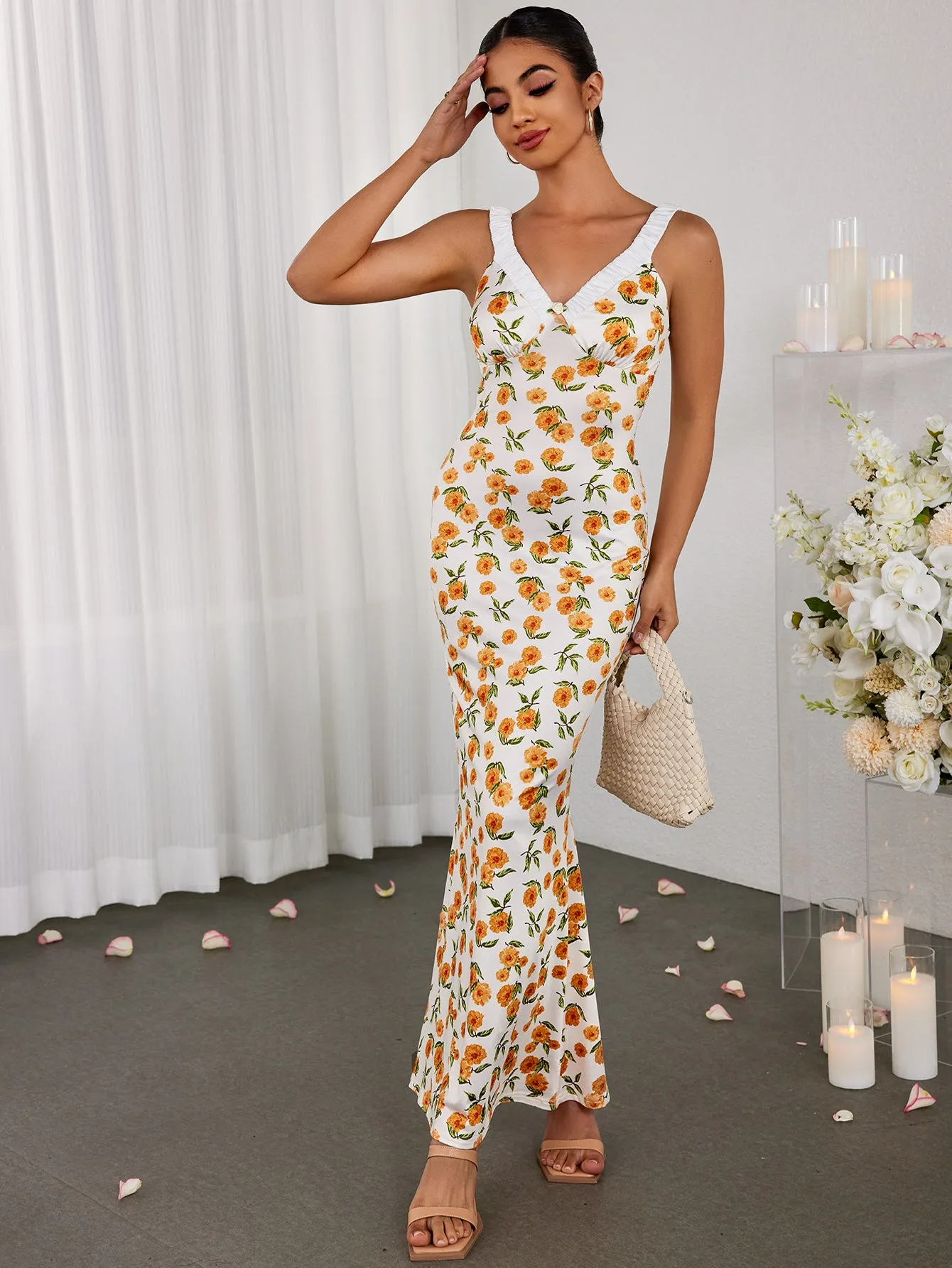 V-Neck Backless Floral Bodycon Dress